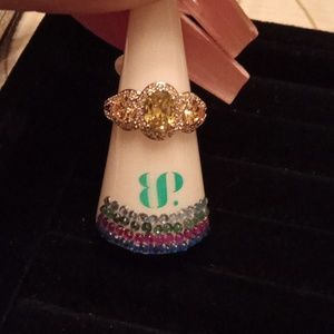 A size 7 lovely perfection Olive & lemon quartz cubic zirconium rhodium plating